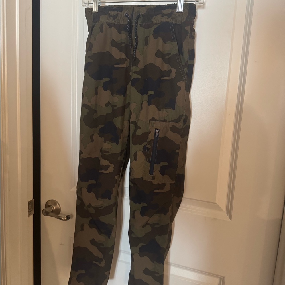 Cat & Jack Boy’s Green Camouflage Cargo Pants Size 12